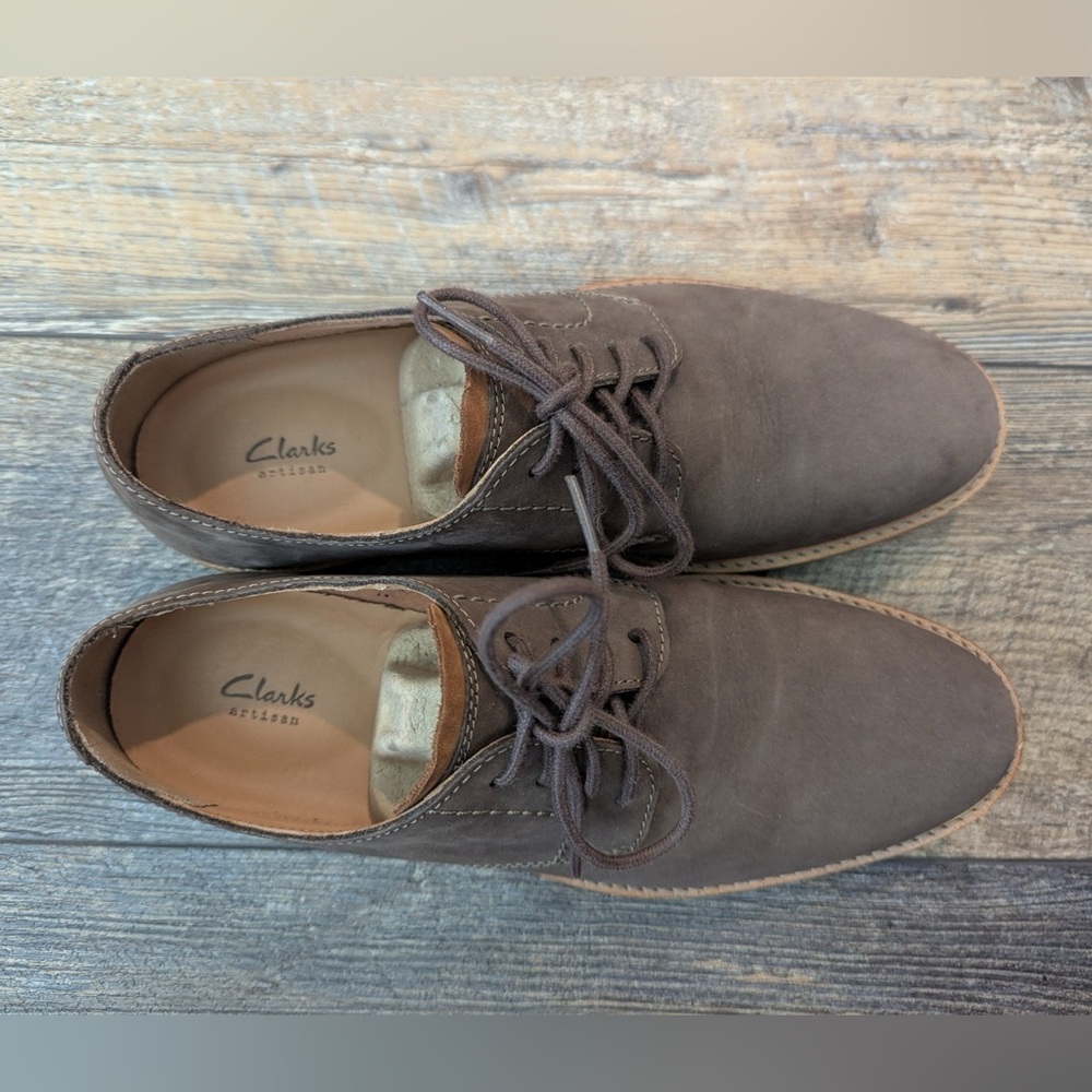 Clark’s Atticus lace taupe nubuck men’s size 8.5